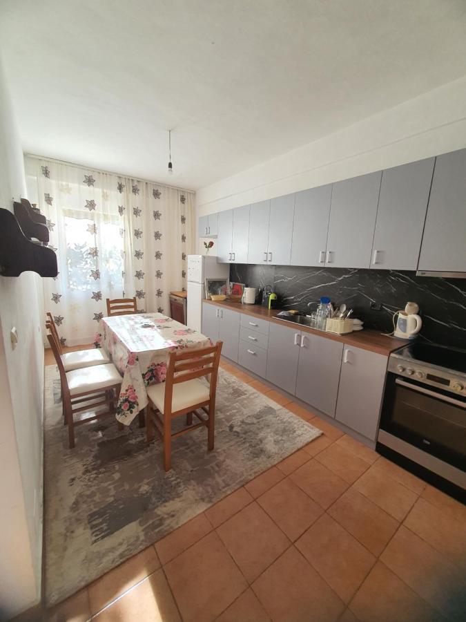 Spacious House With A Big Garden And Fire Pit Βίλα Τίρανα Εξωτερικό φωτογραφία