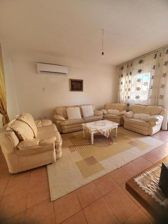 Spacious House With A Big Garden And Fire Pit Βίλα Τίρανα Εξωτερικό φωτογραφία